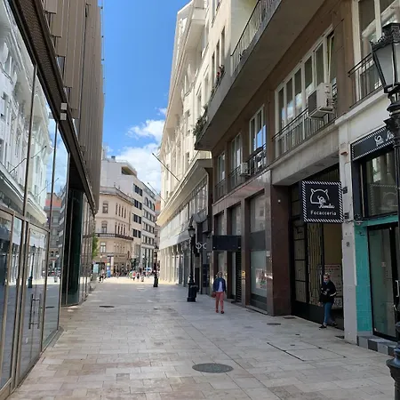 Lovely In The Heart Of Downtown * ブダペスト