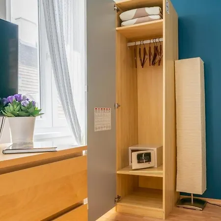 Lovely In The Heart Of Downtown Apartment